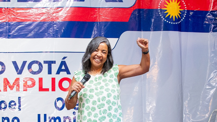 Ofelia Umpiérrez en la Convención Departamental del Frente Amplio de San José.